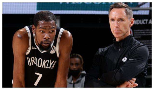 以黑衣黑眼 以黑衣黑眼