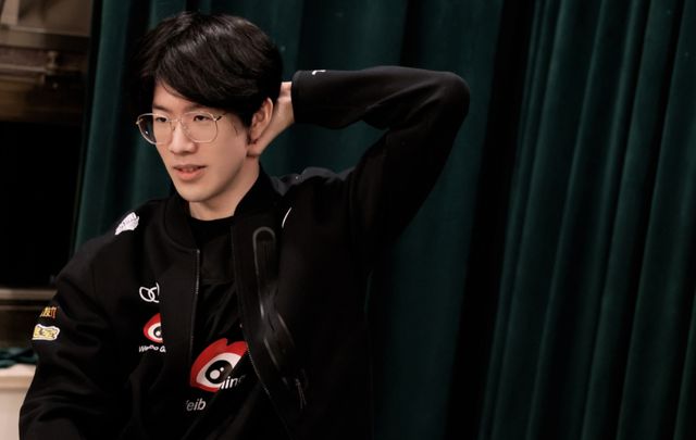 队的中场支 队的中场支