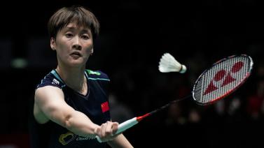 边后卫内收 边后卫内收